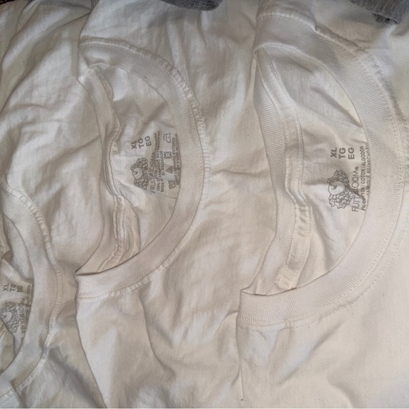 EUC MENS FRUIT OF LOOM UNDER SHIRTS WHITE GRAY XL LOT OF 7 - Picture 3 of 6